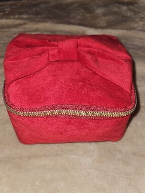 Jessica Simpson Red Travel Jewelry/make-up Organizer with Zippered Pouches